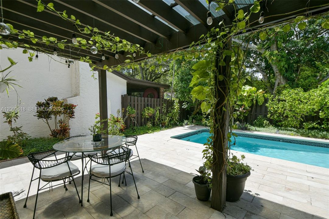 For Sale: $755,900 (3 beds, 3 baths, 1939 Square Feet)