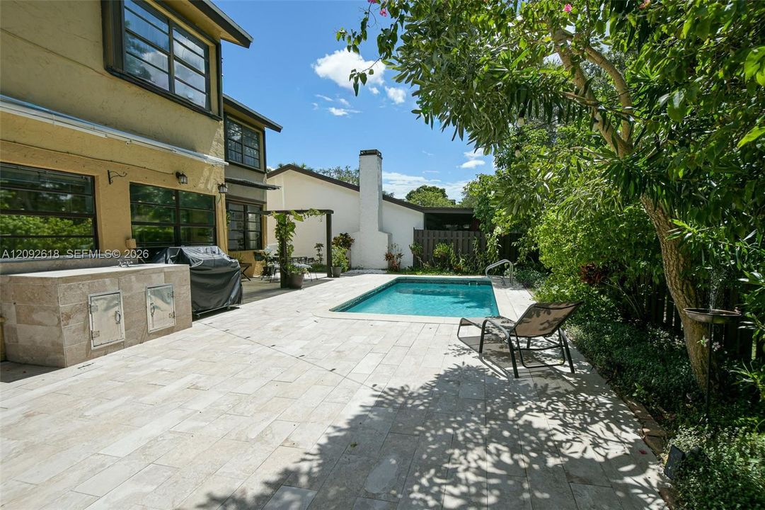 For Sale: $755,900 (3 beds, 3 baths, 1939 Square Feet)