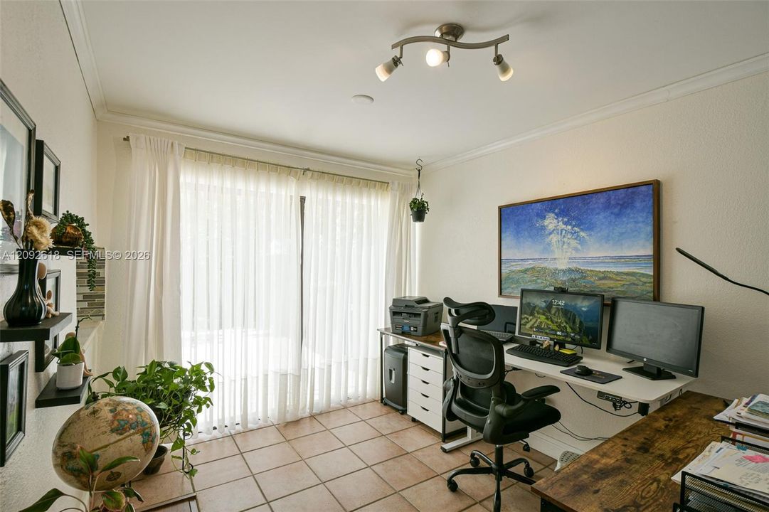 For Sale: $755,900 (3 beds, 3 baths, 1939 Square Feet)