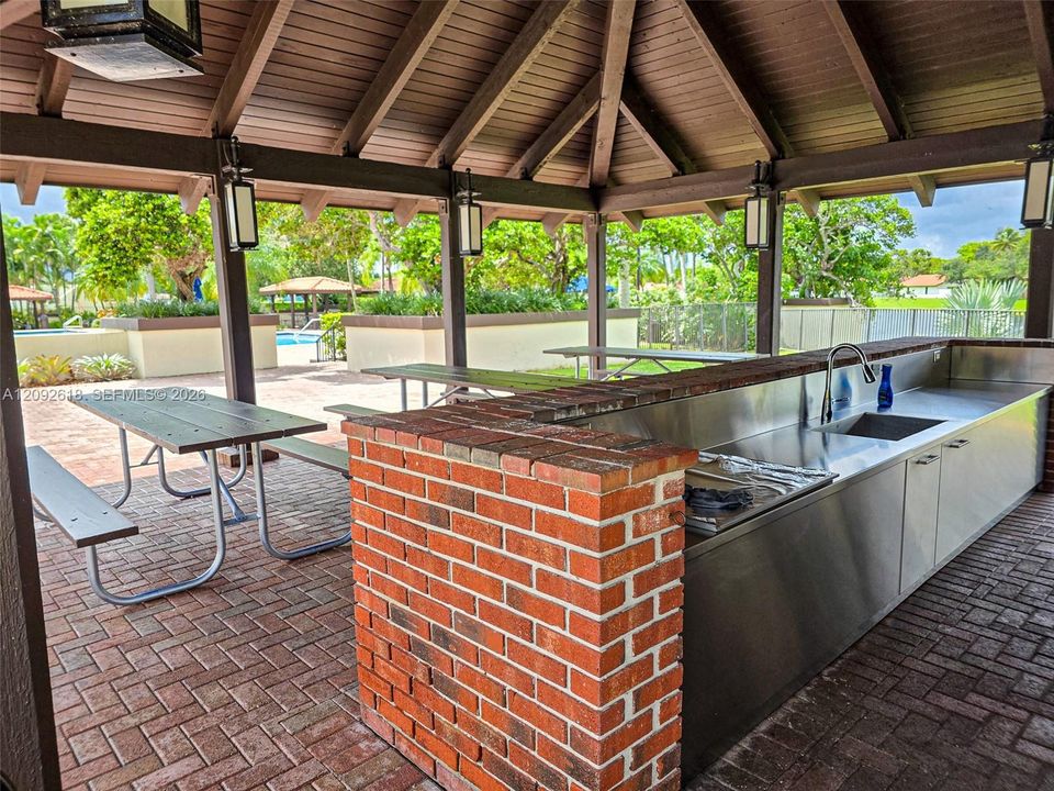 For Sale: $755,900 (3 beds, 3 baths, 1939 Square Feet)