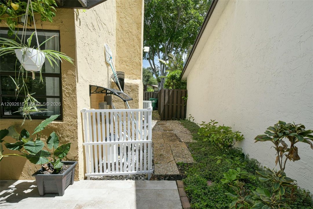For Sale: $755,900 (3 beds, 3 baths, 1939 Square Feet)