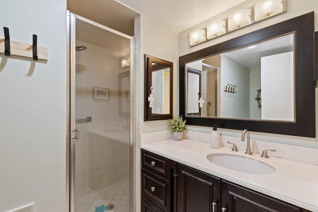18-web-or-mls-5380-cedar-lake-dr-304