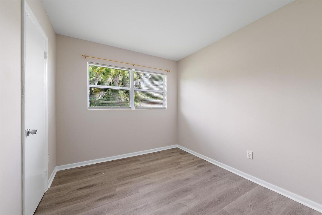 1297 NW Charlie Green Dr-8