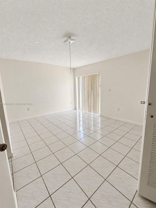 En Venta: $570,000 (3 camas, 2 baños, 1453 Pies cuadrados)