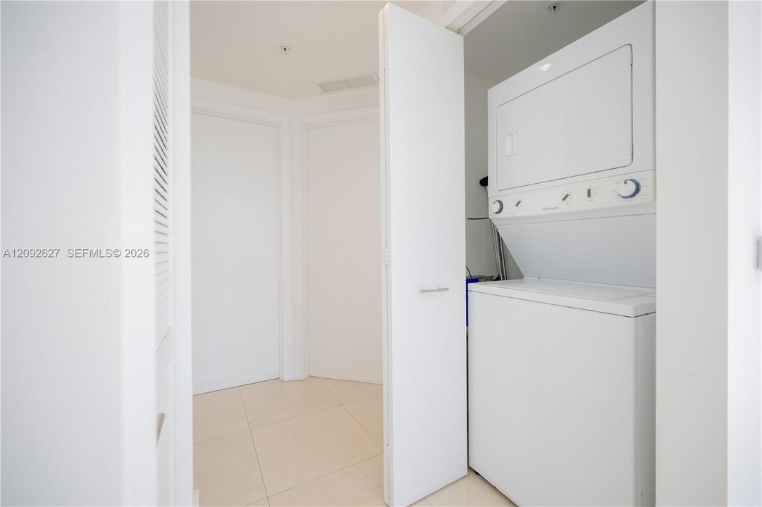 На продажу: $550,000 (2 спален, 2 ванн, 1038 Квадратных фут)