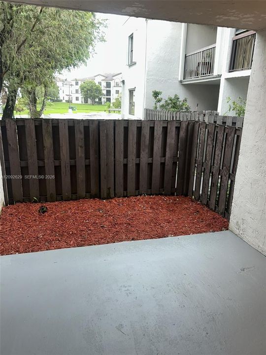 В аренду: $2,300 (2 спален, 2 ванн, 1000 Квадратных фут)