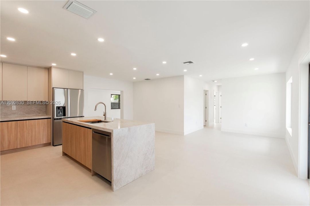 For Sale: $725,000 (5 beds, 3 baths, 2232 Square Feet)