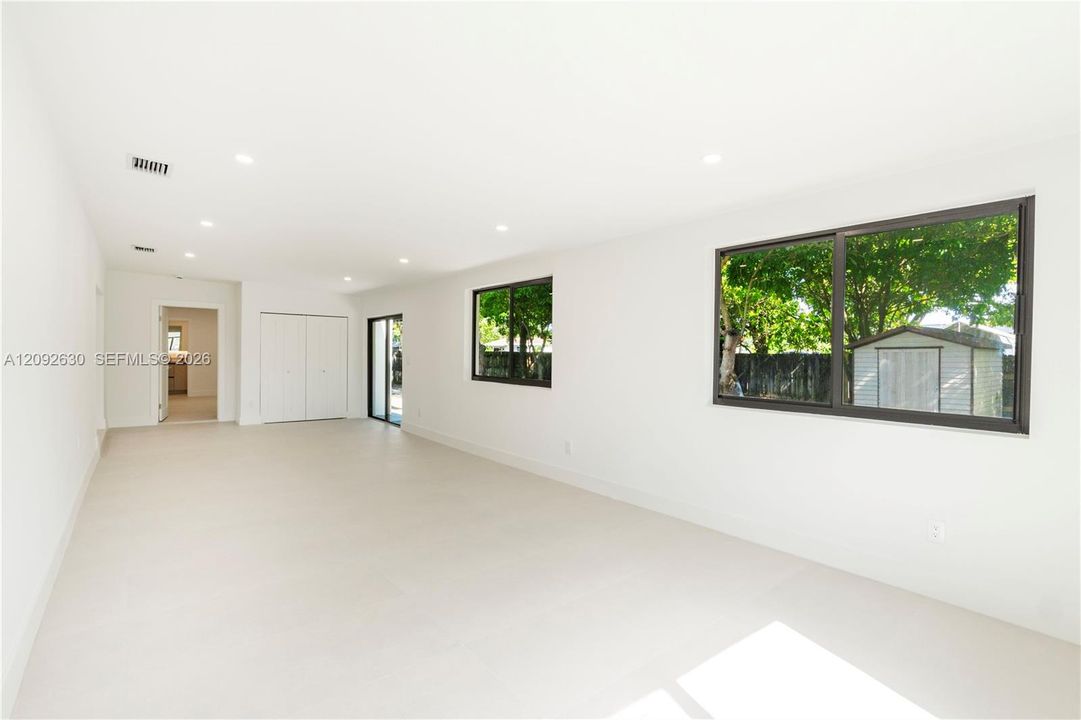For Sale: $725,000 (5 beds, 3 baths, 2232 Square Feet)