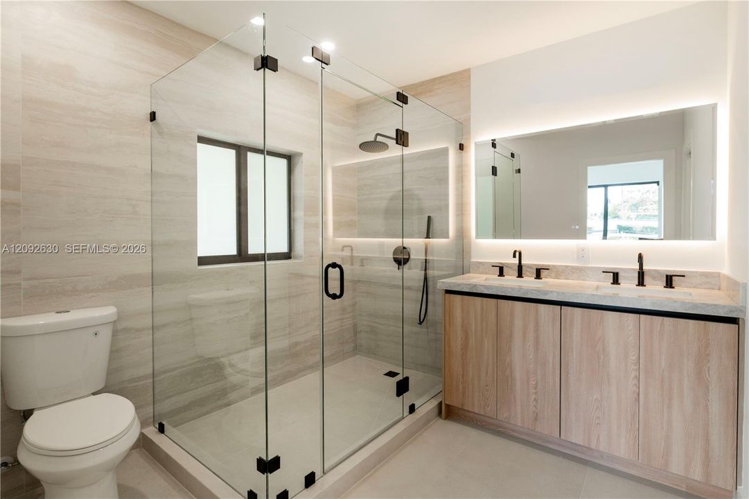 For Sale: $725,000 (5 beds, 3 baths, 2232 Square Feet)
