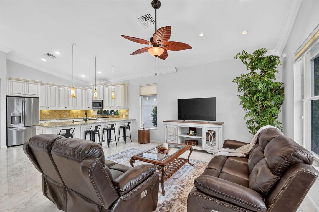 Sophisticated Open Concept to Enjoy