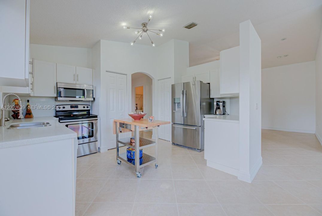 В аренду: $3,450 (3 спален, 2 ванн, 1530 Квадратных фут)