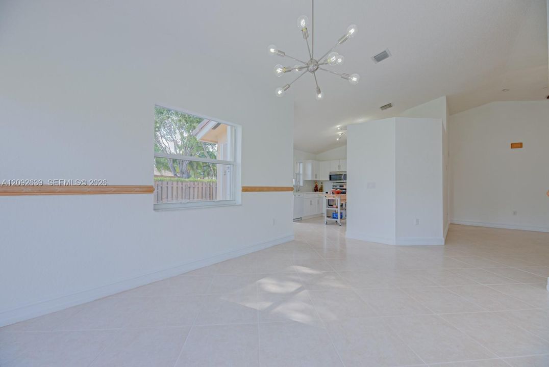 В аренду: $3,450 (3 спален, 2 ванн, 1530 Квадратных фут)
