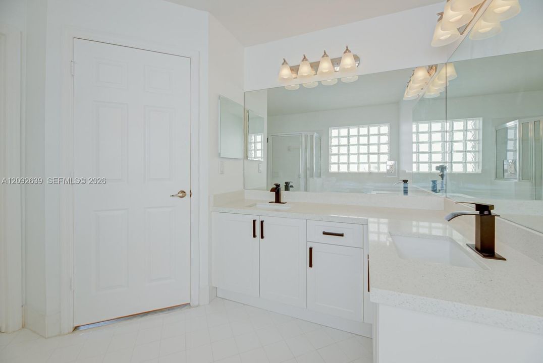 В аренду: $3,450 (3 спален, 2 ванн, 1530 Квадратных фут)