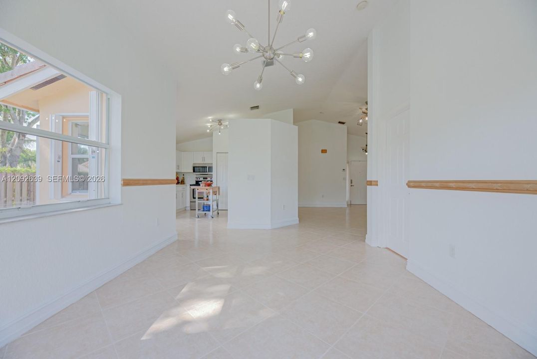 В аренду: $3,450 (3 спален, 2 ванн, 1530 Квадратных фут)