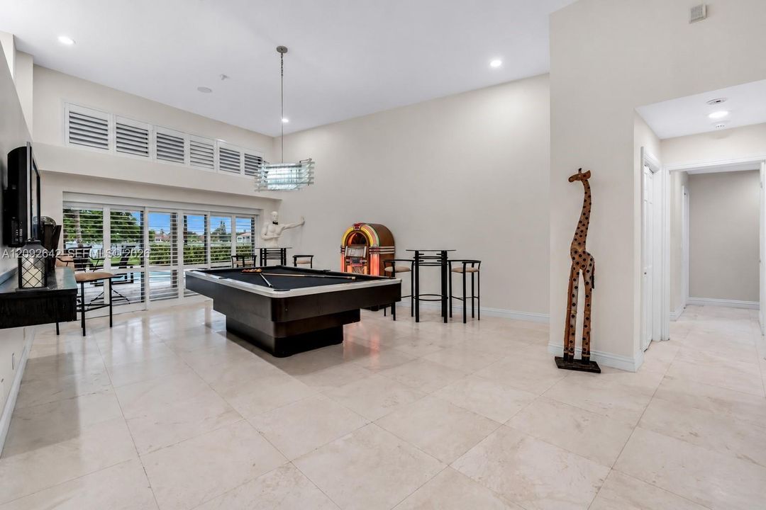 For Sale: $1,650,000 (4 beds, 2 baths, 3626 Square Feet)