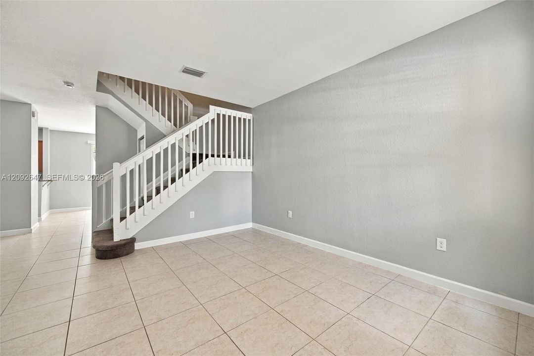 For Sale: $550,000 (3 beds, 2 baths, 1742 Square Feet)