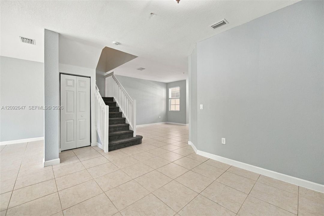For Sale: $550,000 (3 beds, 2 baths, 1742 Square Feet)