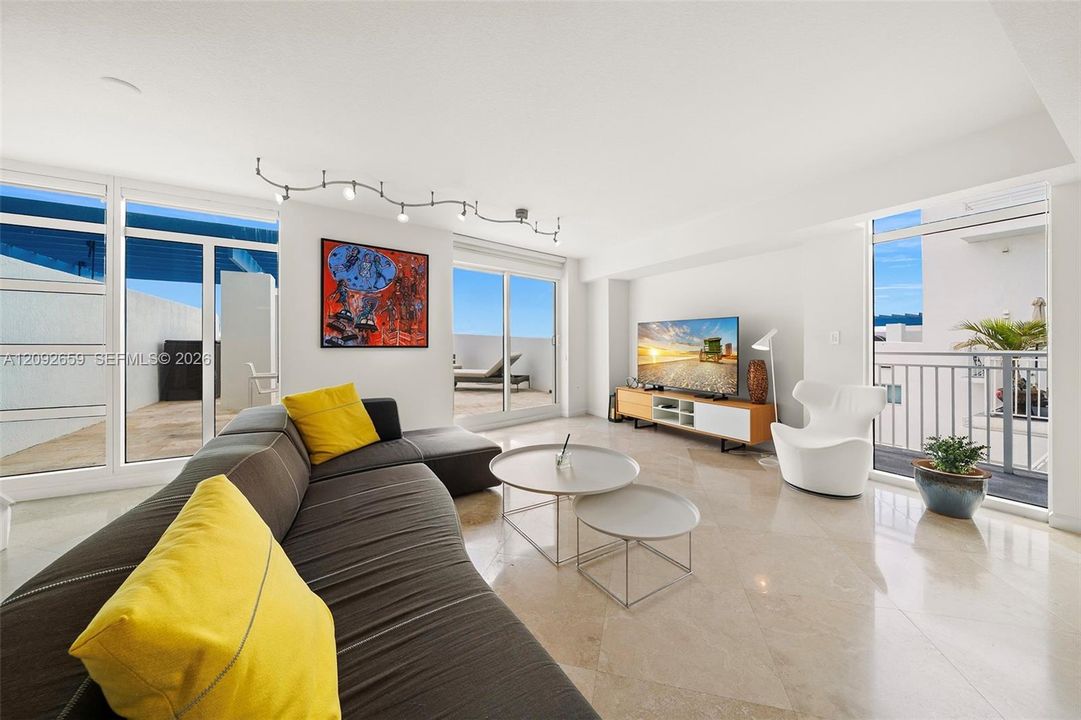 For Sale: $1,325,000 (2 beds, 2 baths, 1445 Square Feet)