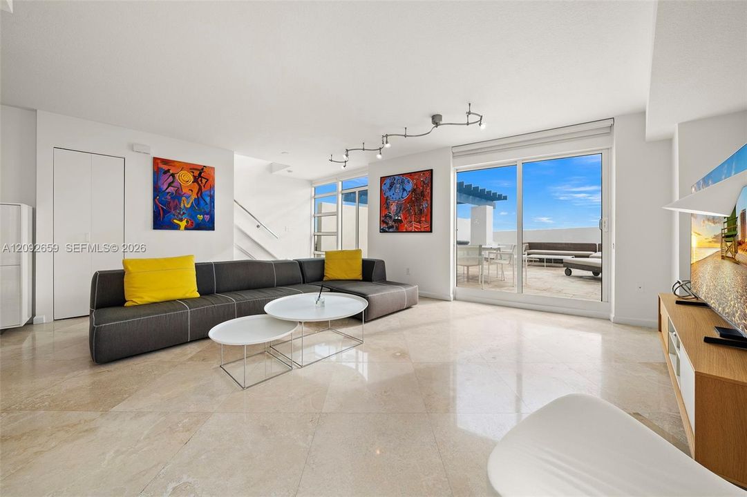 For Sale: $1,325,000 (2 beds, 2 baths, 1445 Square Feet)