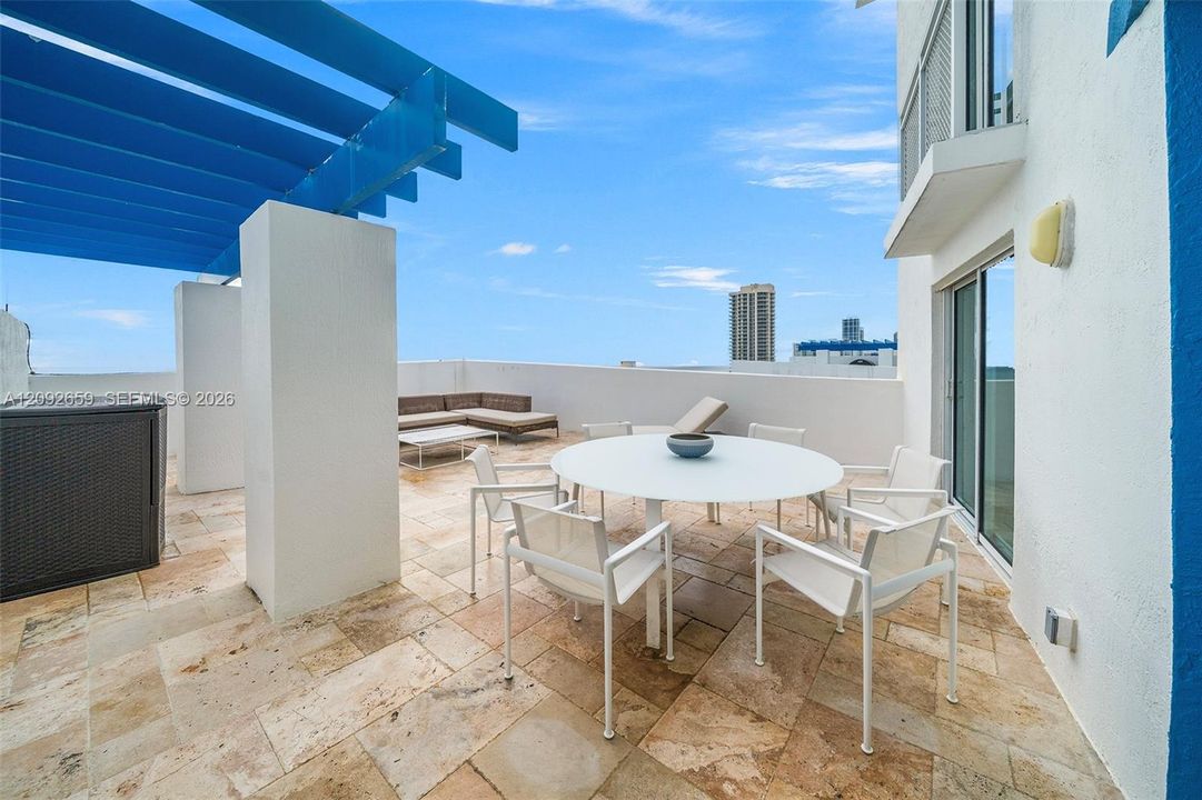 For Sale: $1,325,000 (2 beds, 2 baths, 1445 Square Feet)