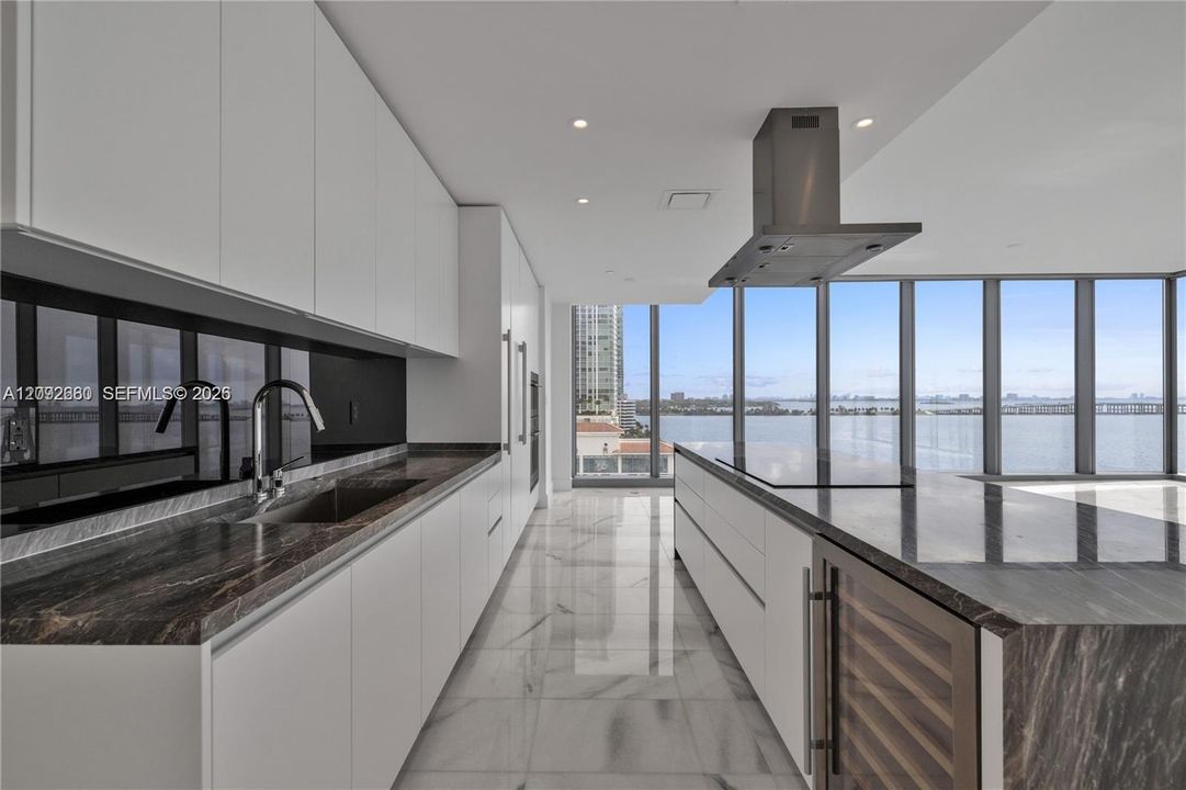 En Venta: $2,960,000 (3 camas, 4 baños, 2368 Pies cuadrados)