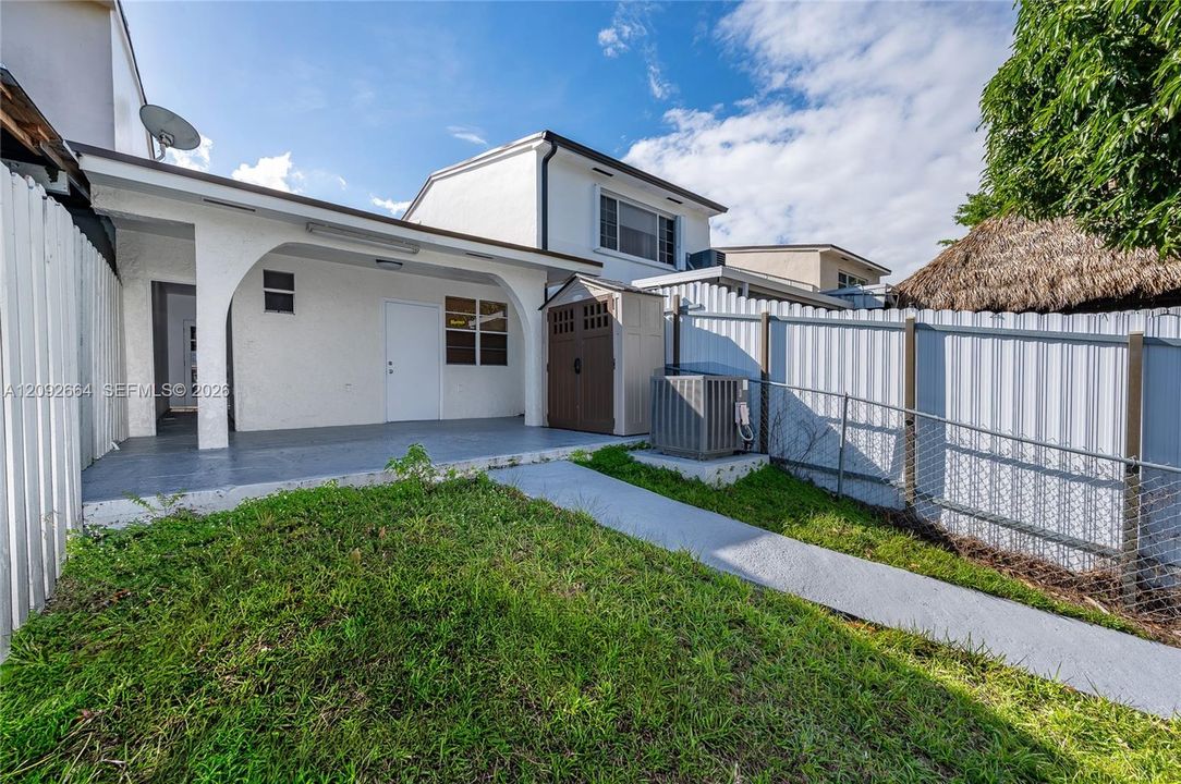 For Rent: $3,000 (3 beds, 2 baths, 1292 Square Feet)