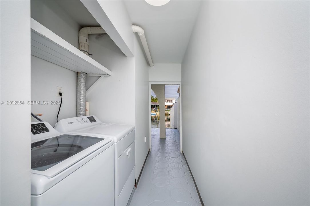 For Rent: $3,000 (3 beds, 2 baths, 1292 Square Feet)