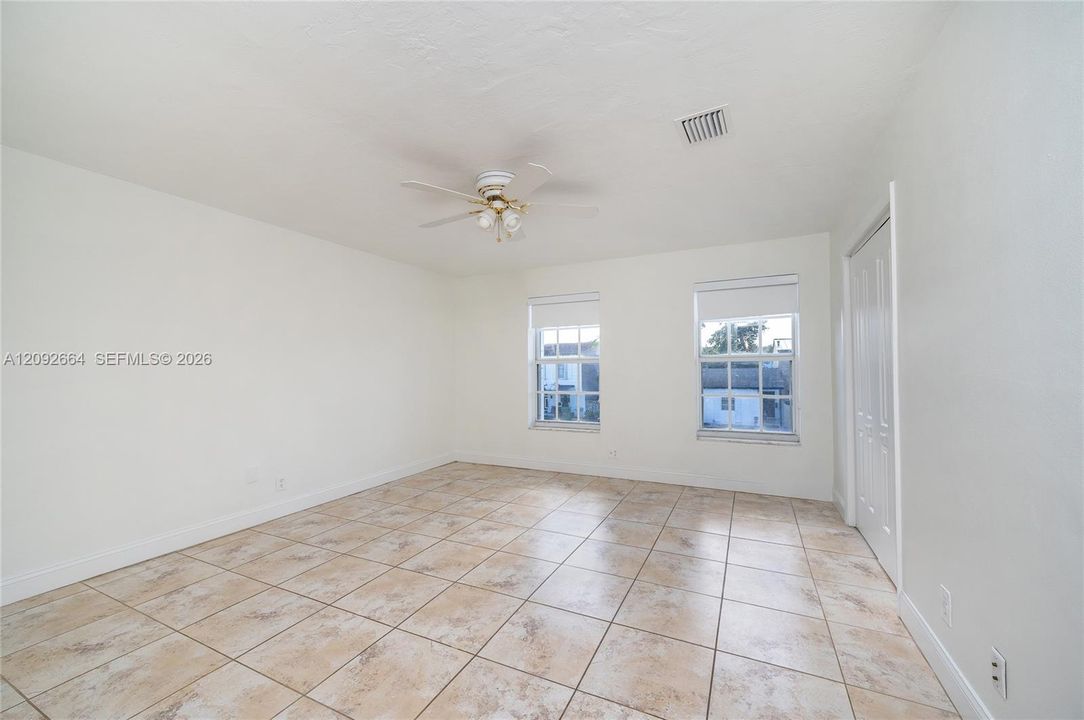 For Rent: $3,000 (3 beds, 2 baths, 1292 Square Feet)
