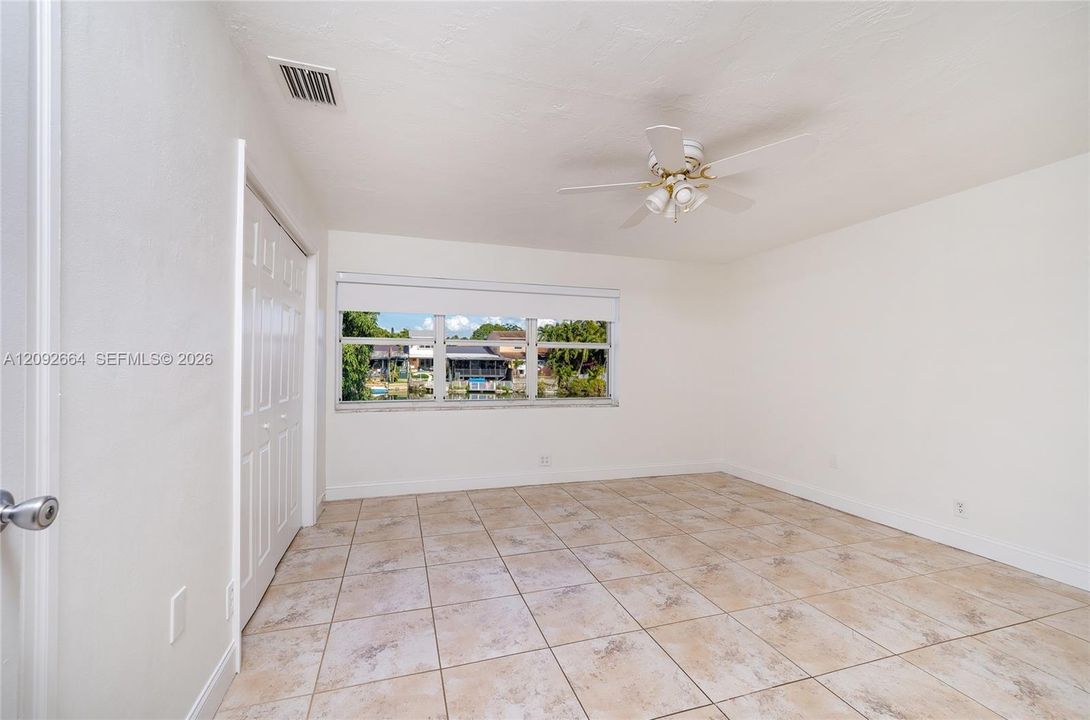 For Rent: $3,000 (3 beds, 2 baths, 1292 Square Feet)