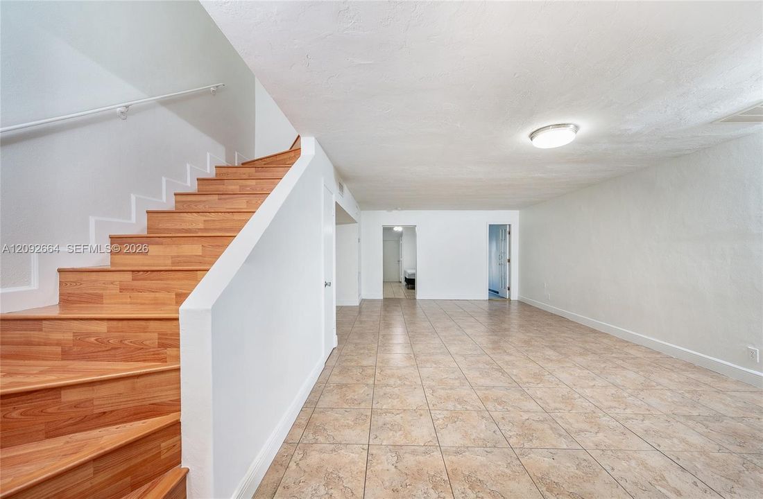 For Rent: $3,000 (3 beds, 2 baths, 1292 Square Feet)