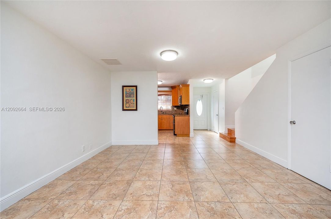 For Rent: $3,000 (3 beds, 2 baths, 1292 Square Feet)