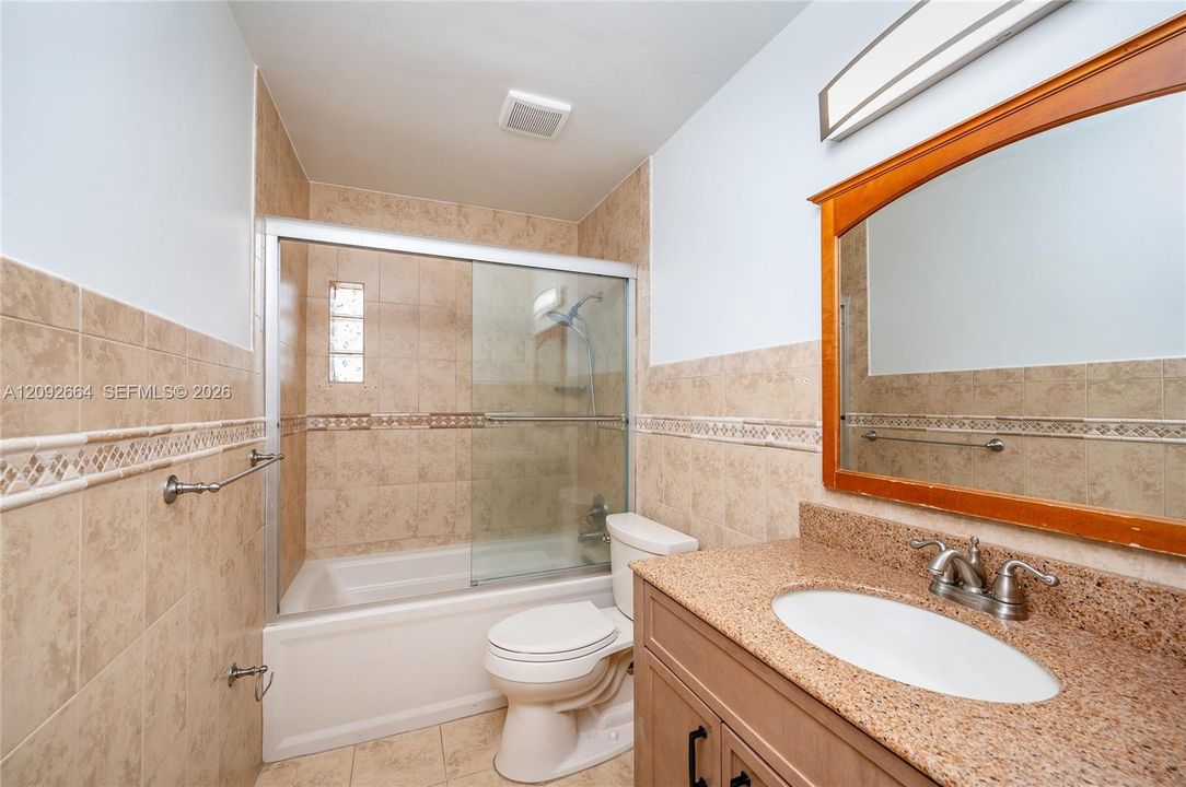 For Rent: $3,000 (3 beds, 2 baths, 1292 Square Feet)