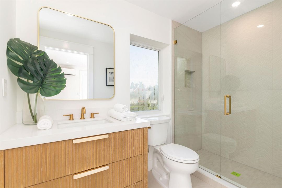 Guest House bath