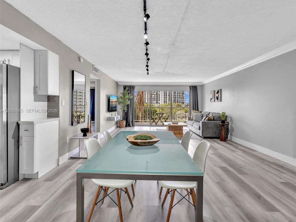 En Venta: $349,000 (1 camas, 1 baños, 1040 Pies cuadrados)