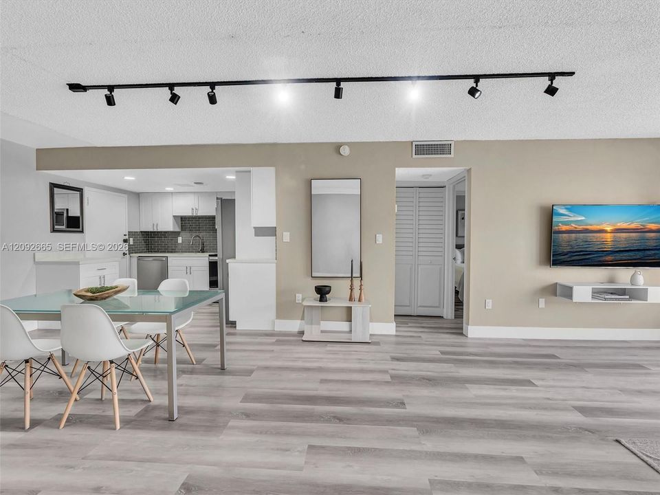 En Venta: $349,000 (1 camas, 1 baños, 1040 Pies cuadrados)