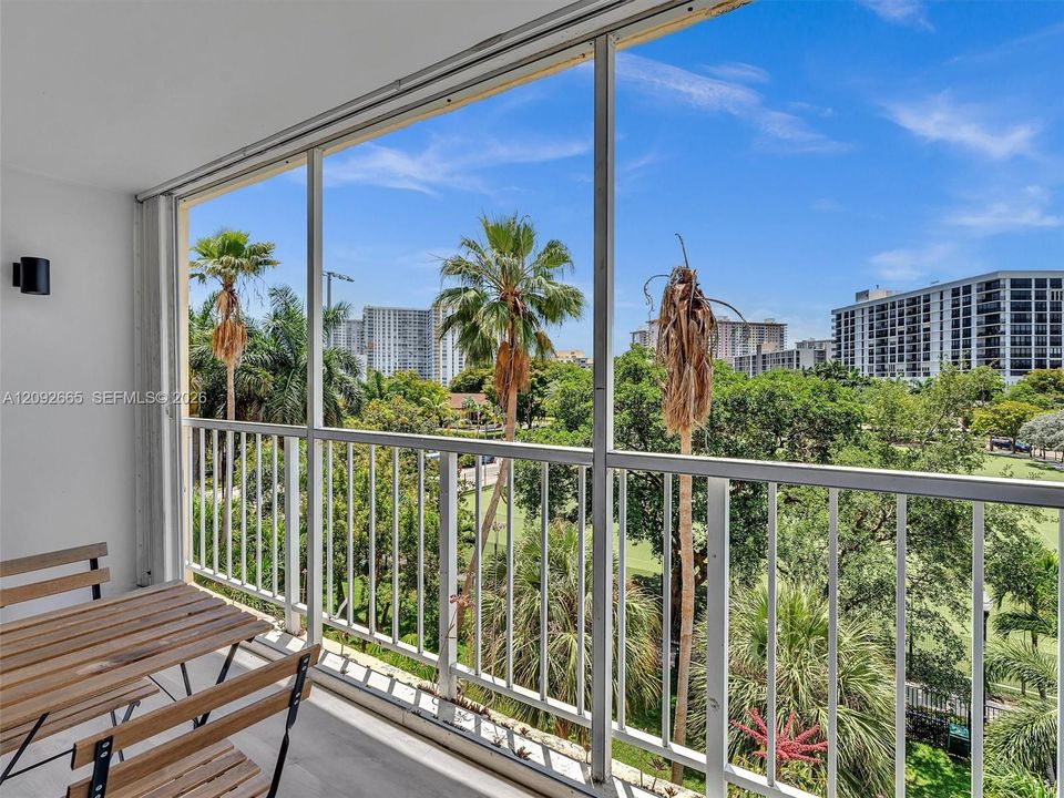 En Venta: $349,000 (1 camas, 1 baños, 1040 Pies cuadrados)
