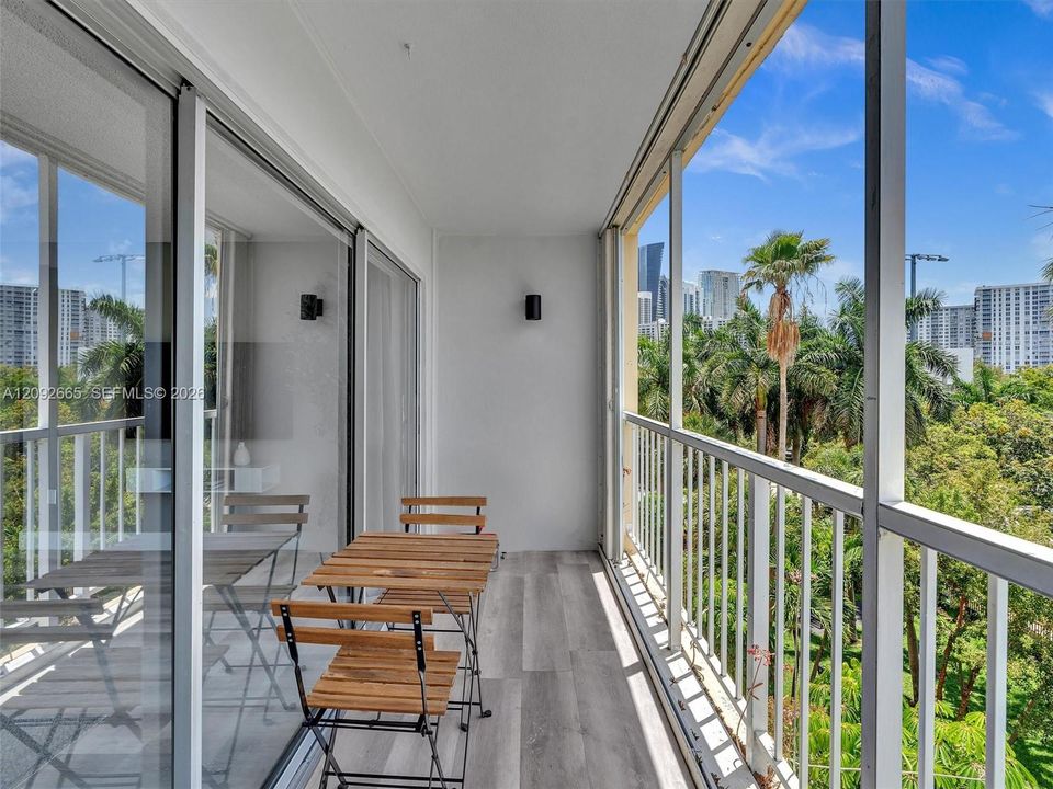 En Venta: $349,000 (1 camas, 1 baños, 1040 Pies cuadrados)