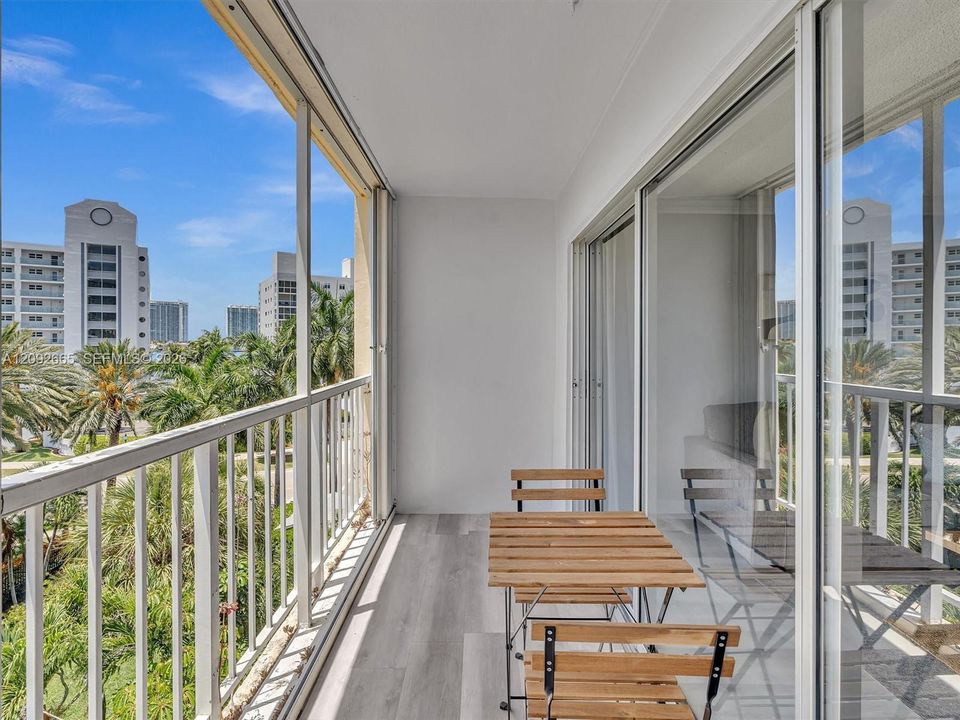 En Venta: $349,000 (1 camas, 1 baños, 1040 Pies cuadrados)
