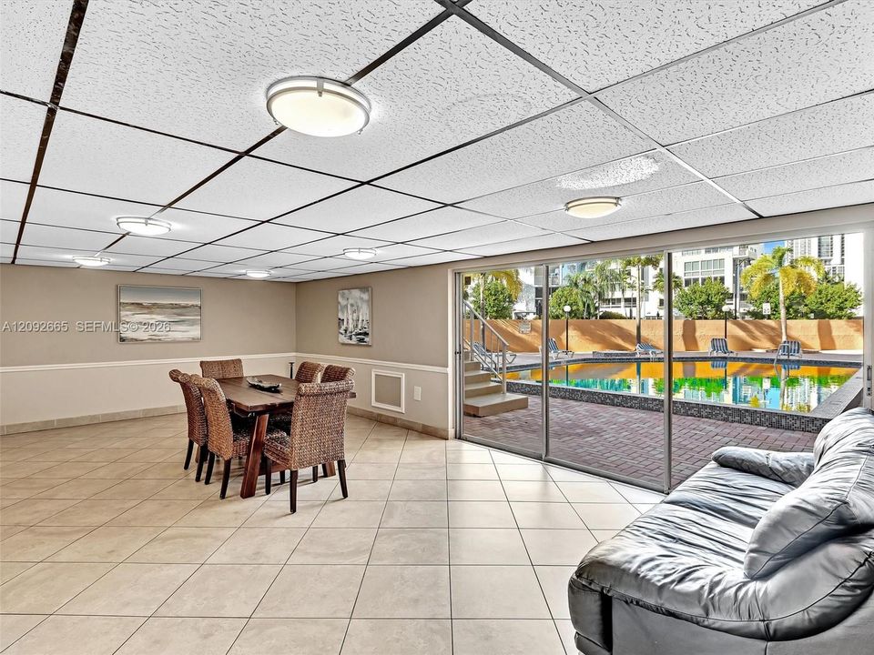 En Venta: $349,000 (1 camas, 1 baños, 1040 Pies cuadrados)