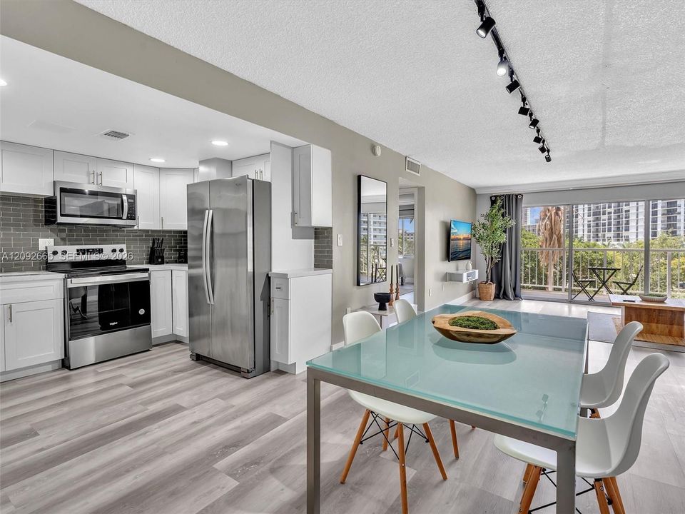 En Venta: $349,000 (1 camas, 1 baños, 1040 Pies cuadrados)