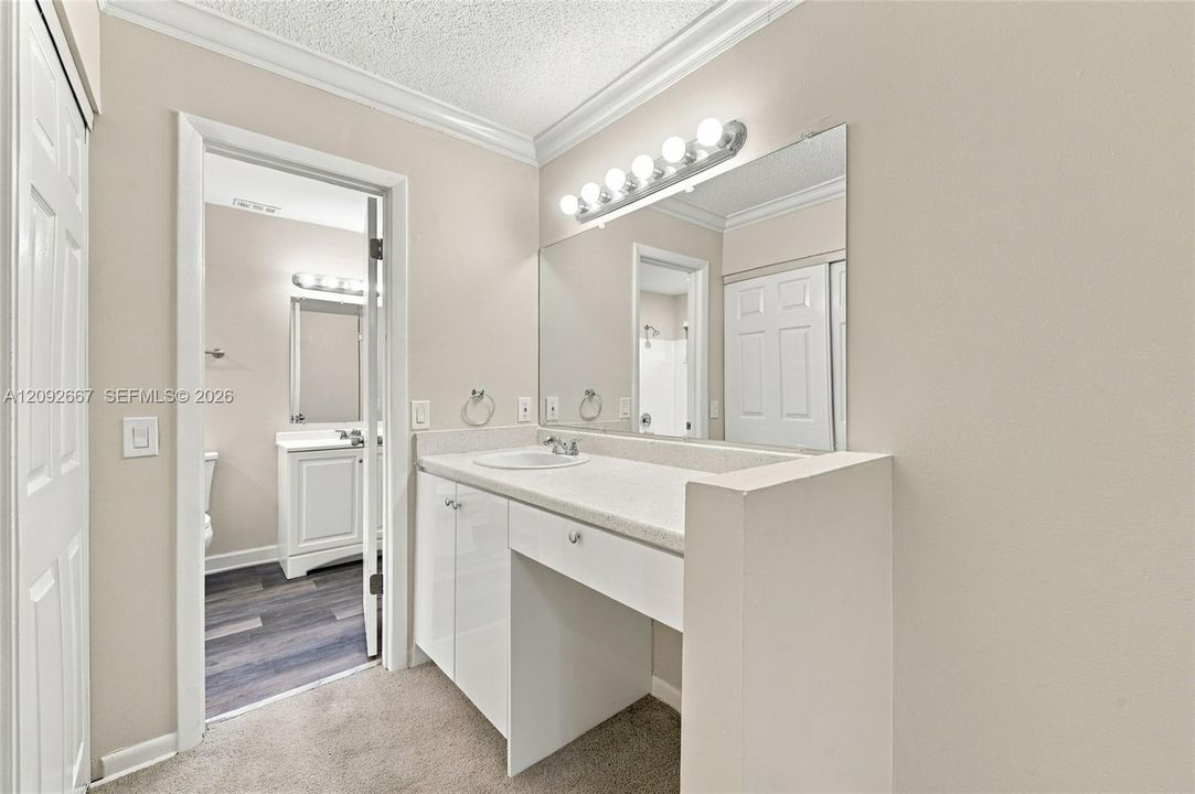For Sale: $275,000 (2 beds, 2 baths, 1137 Square Feet)