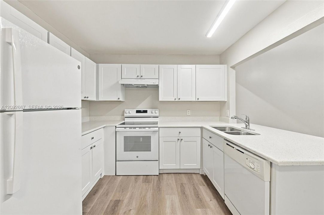 For Sale: $275,000 (2 beds, 2 baths, 1137 Square Feet)