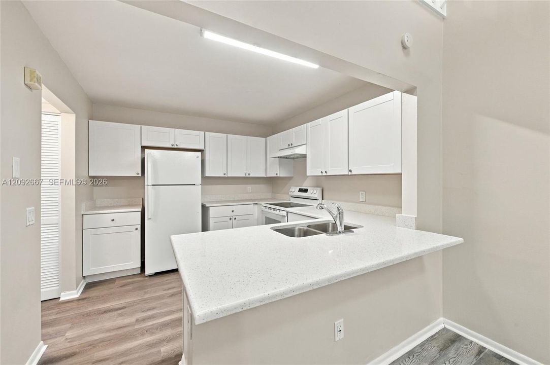 For Sale: $275,000 (2 beds, 2 baths, 1137 Square Feet)