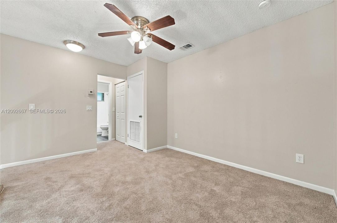 For Sale: $275,000 (2 beds, 2 baths, 1137 Square Feet)
