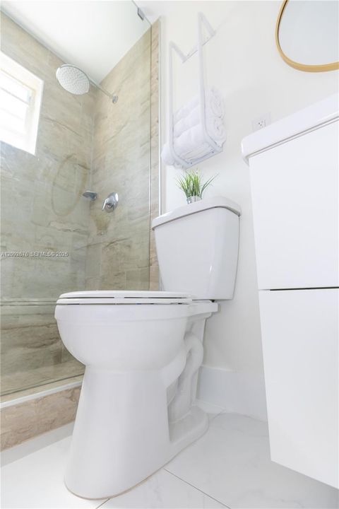 For Rent: $2,100 (1 beds, 1 baths, 700 Square Feet)