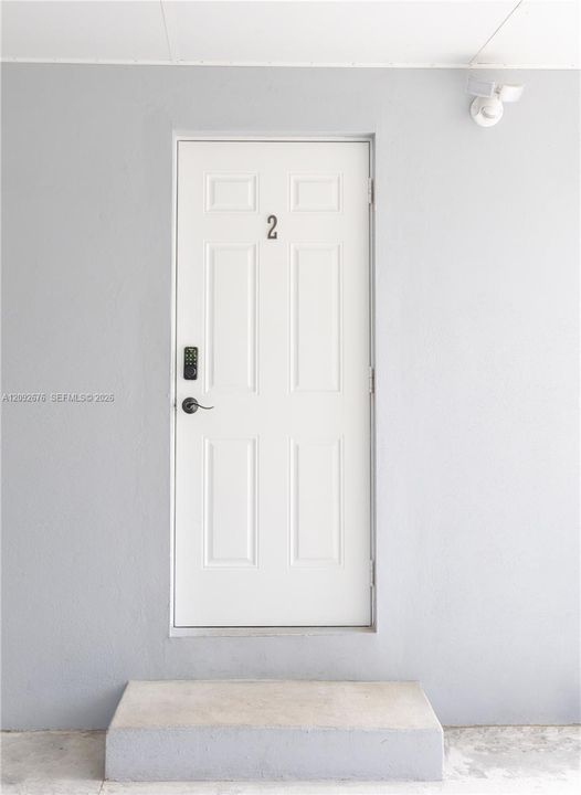 For Rent: $2,100 (1 beds, 1 baths, 700 Square Feet)