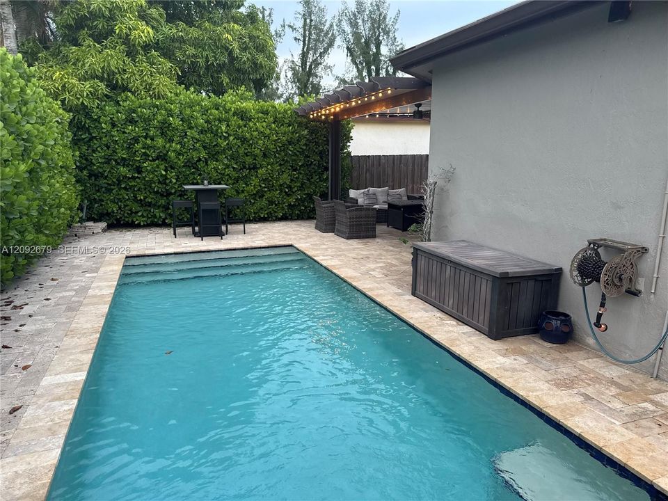 出租: $4,700 (3 贝兹, 2 浴室, 1933 平方英尺)