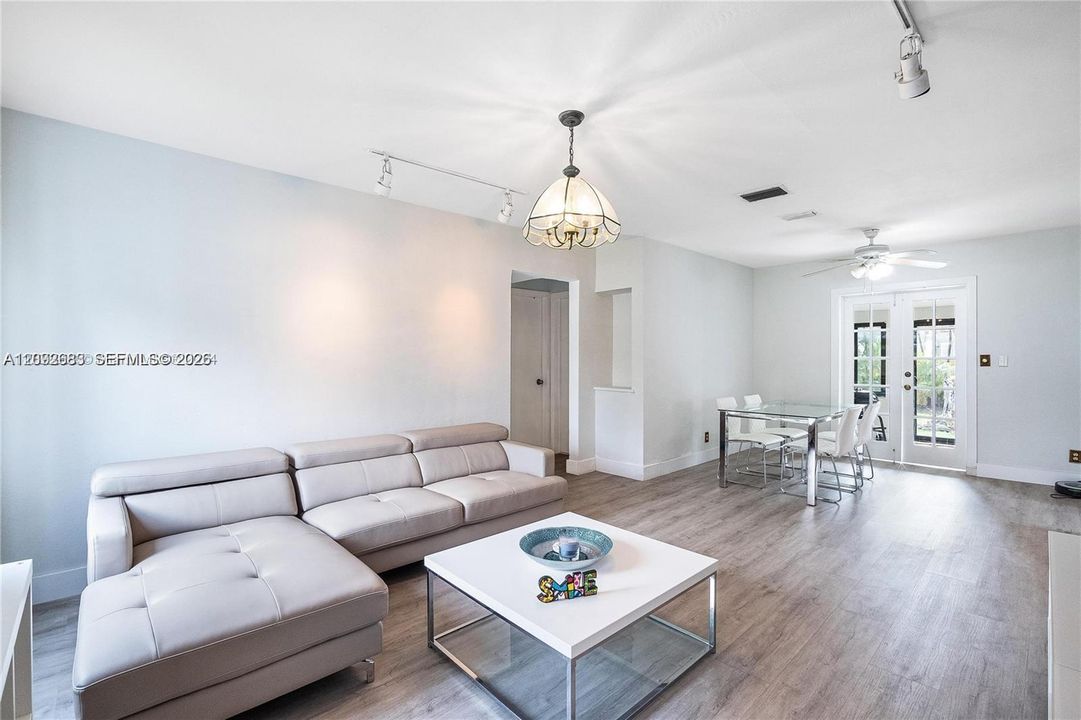 В аренду: $3,500 (2 спален, 2 ванн, 1143 Квадратных фут)