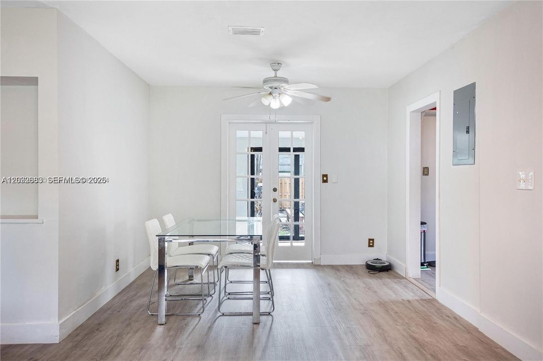 В аренду: $3,500 (2 спален, 2 ванн, 1143 Квадратных фут)