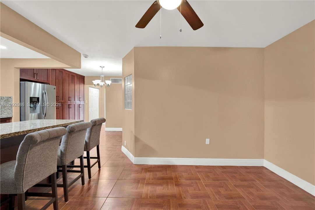 For Sale: $275,000 (1 beds, 1 baths, 768 Square Feet)